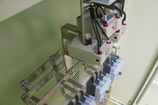 广安配电柜-应急照明配电柜使用对工作人员的具